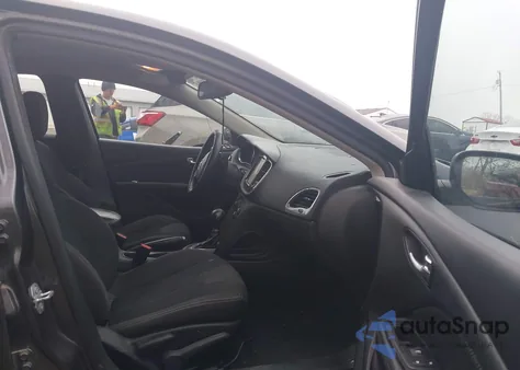 2015 Dodge Dart Sxt z USA, uszkodzony, nr VIN 1C3CDFBB3FD131822